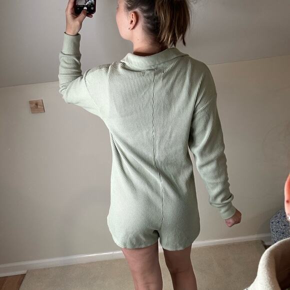 Abercrombie & Fitch Sage Green Romper - Picture 2 of 7